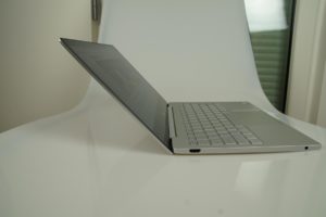 xiaomi-mi-notebook-air-aufgeklappt