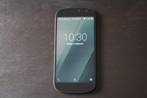 yotaphone 2 display