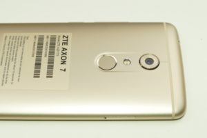 ZTE Axon 7 6