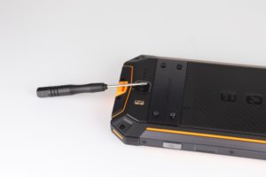 Ulefone Armor 3 Rückseite abschrauben