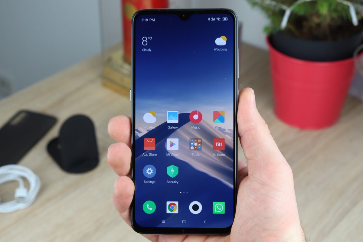 Xiaomi Mi 9 Hand 1