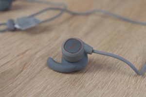 Aukey EP B60 Bluetooth Kopfhörer Design Verarbeitung 4