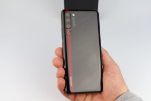 Lenovo Z6 Pro Hand Rückseite