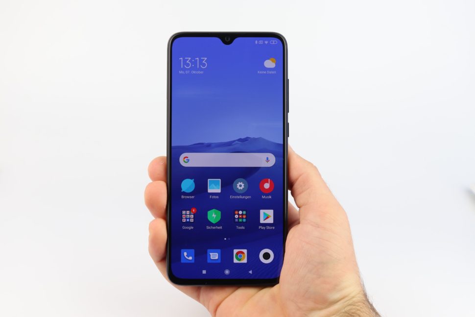 Xiaomi Mi 9 Lite Hand 2