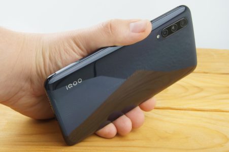 Vivo IQOO Pro Testbericht Produktbilder 11