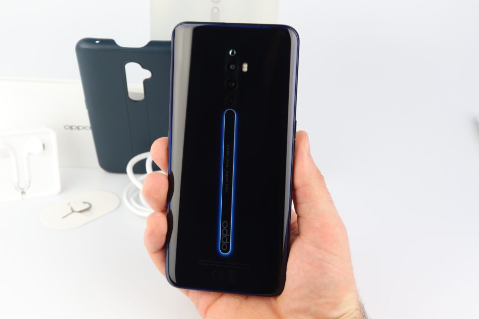 Oppo Reno2 Z Hand 1