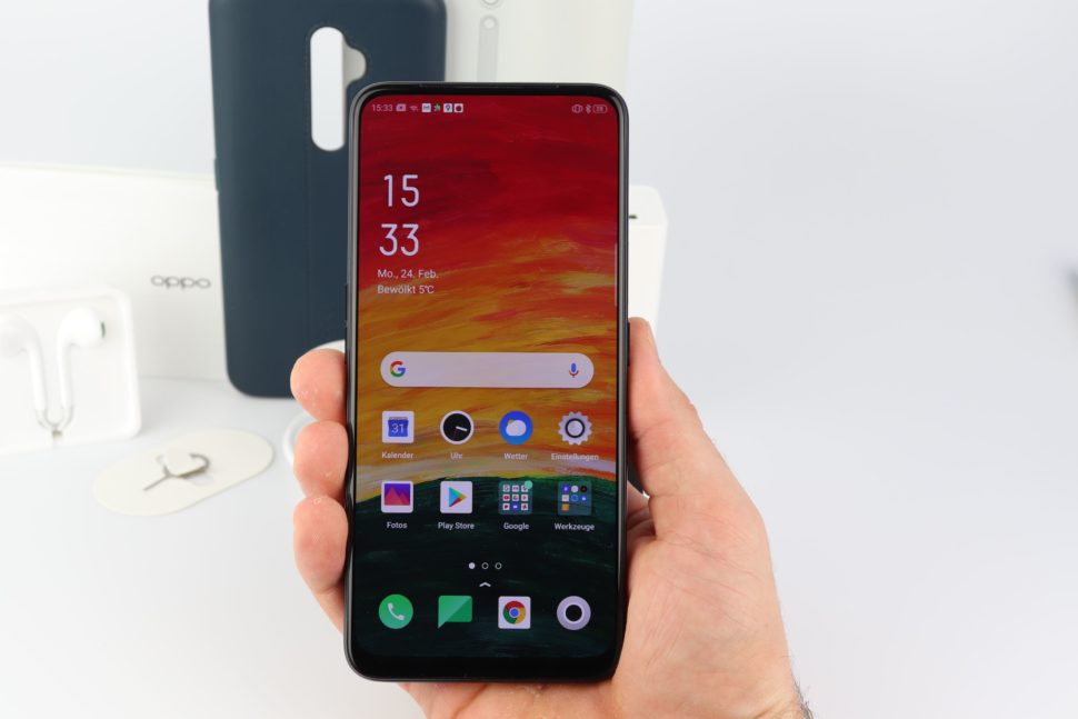 Oppo Reno2 Z Hand 2