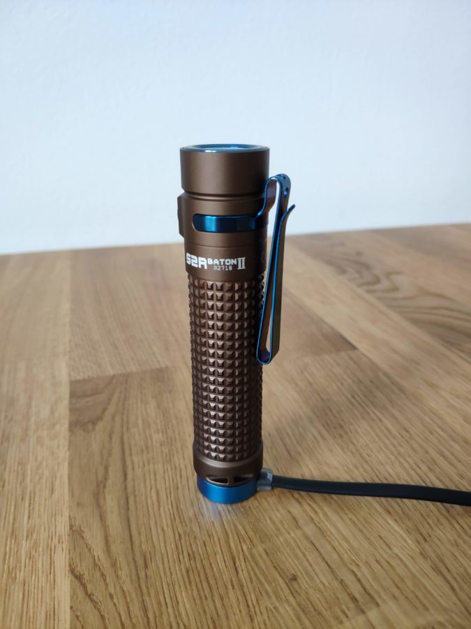 Olight S2R Baton II Laden