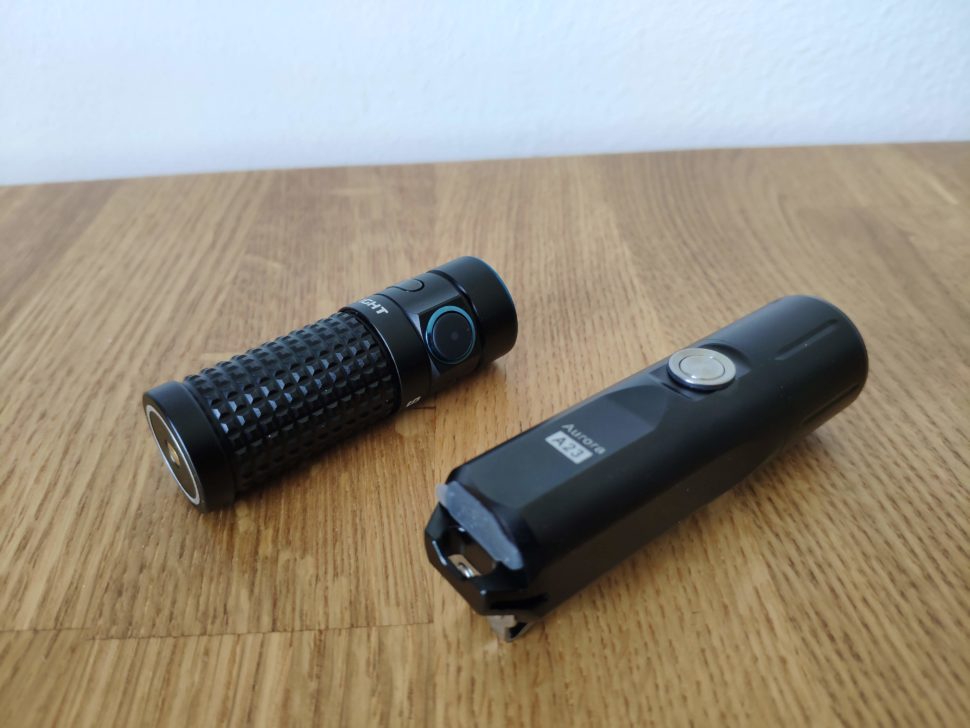 RovyVon A23 vs Olight S1R Baton II 02