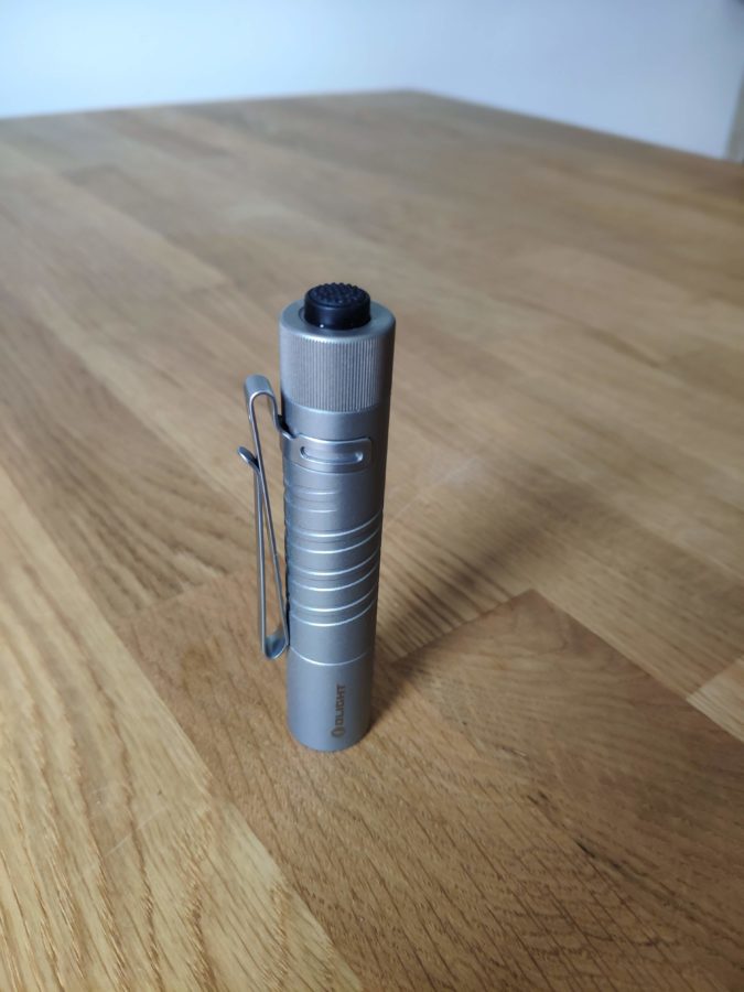 Olight I5T EOS Ti 01