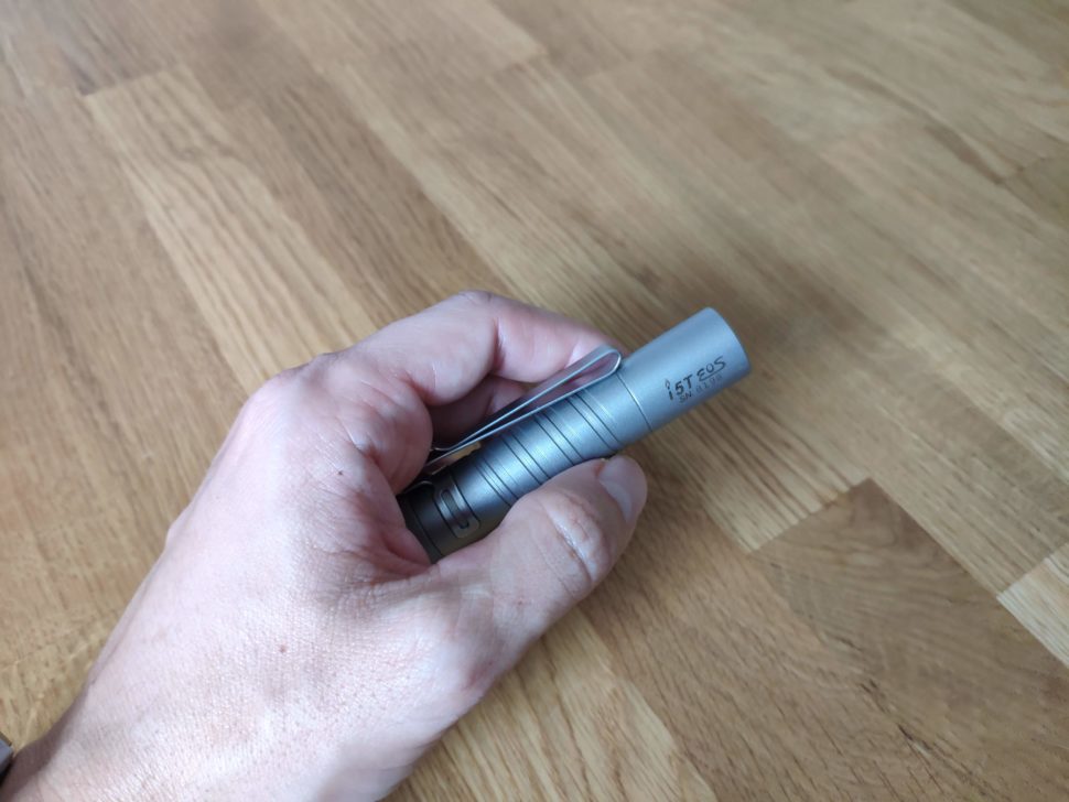 Olight I5T EOS Ti 06