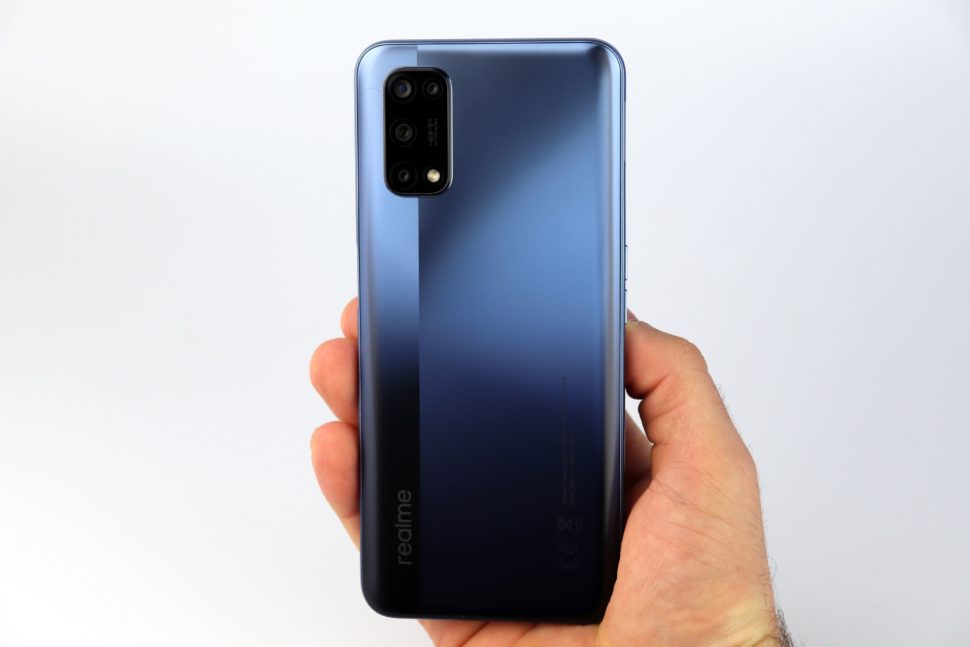 Realme 7 5G Hand Vorder Rückseite 2