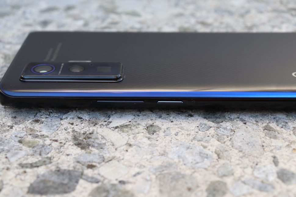 Vivo iQOO 5 Pro Buttons