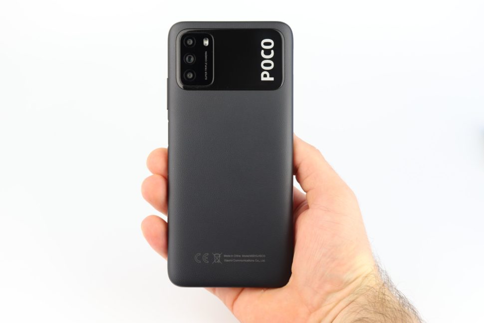 Poco M3 Hand Rückseite