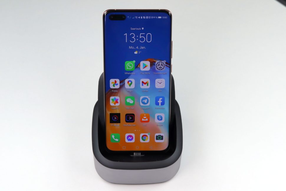 Baseus Mate Docking Station with smartphone