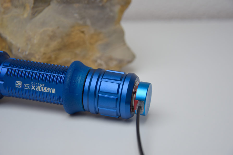 Olight Warrior X Pro blau 01