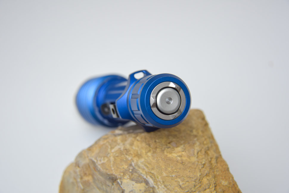 Olight Warrior X Pro blau 03