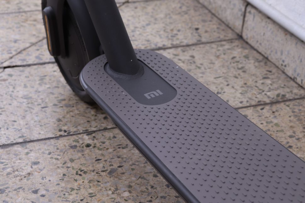 Xiaomi Mi Scooter 1S Trittbrett Katzenaugen 1