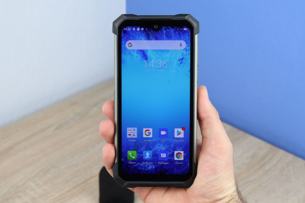 Doogee S88 Plus Hand 2