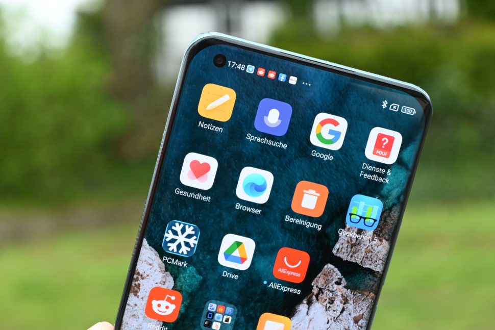 Xaiomi Mi 11 pro curved display notch 1