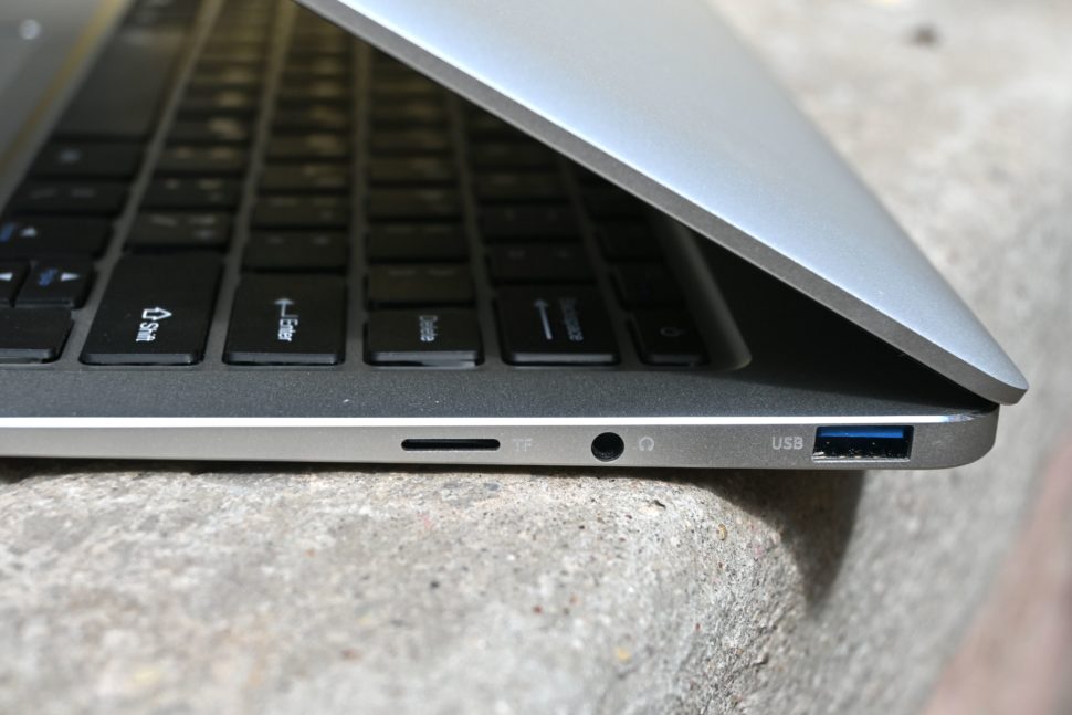 Alldocube Vbook microsd headphone jack