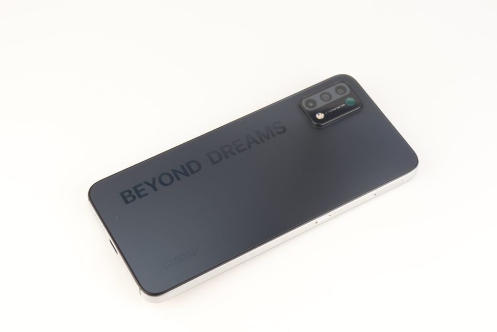 Umidigi A11 Rueckseite liegend