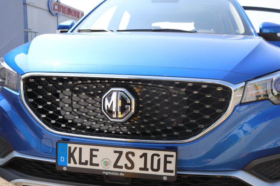 MG ZS EV Kuehlergrill Logo