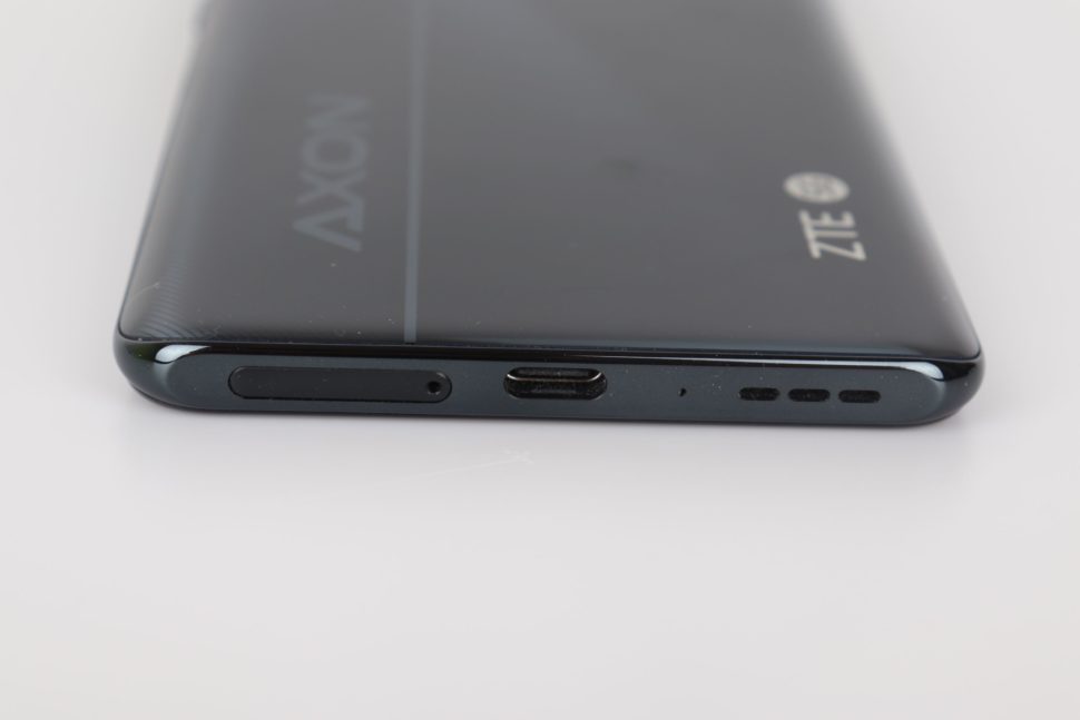 ZTE Axon 30 Anschluesse 3