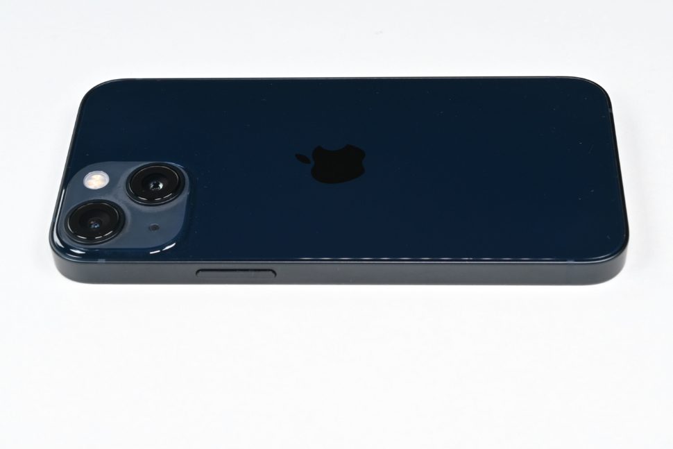 iphone 13 mini side