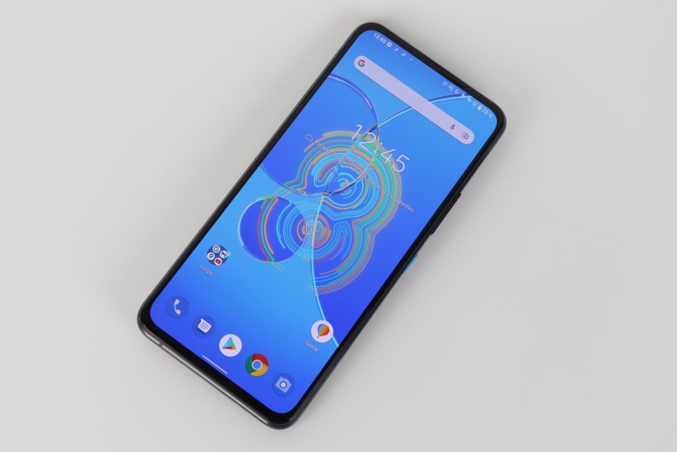 Asus Zenfone 8 Flip Display 1