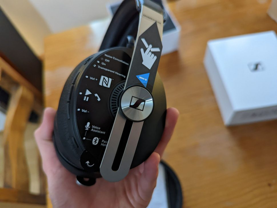 Sennheiser Momentum 3 Wireless Unboxing 11