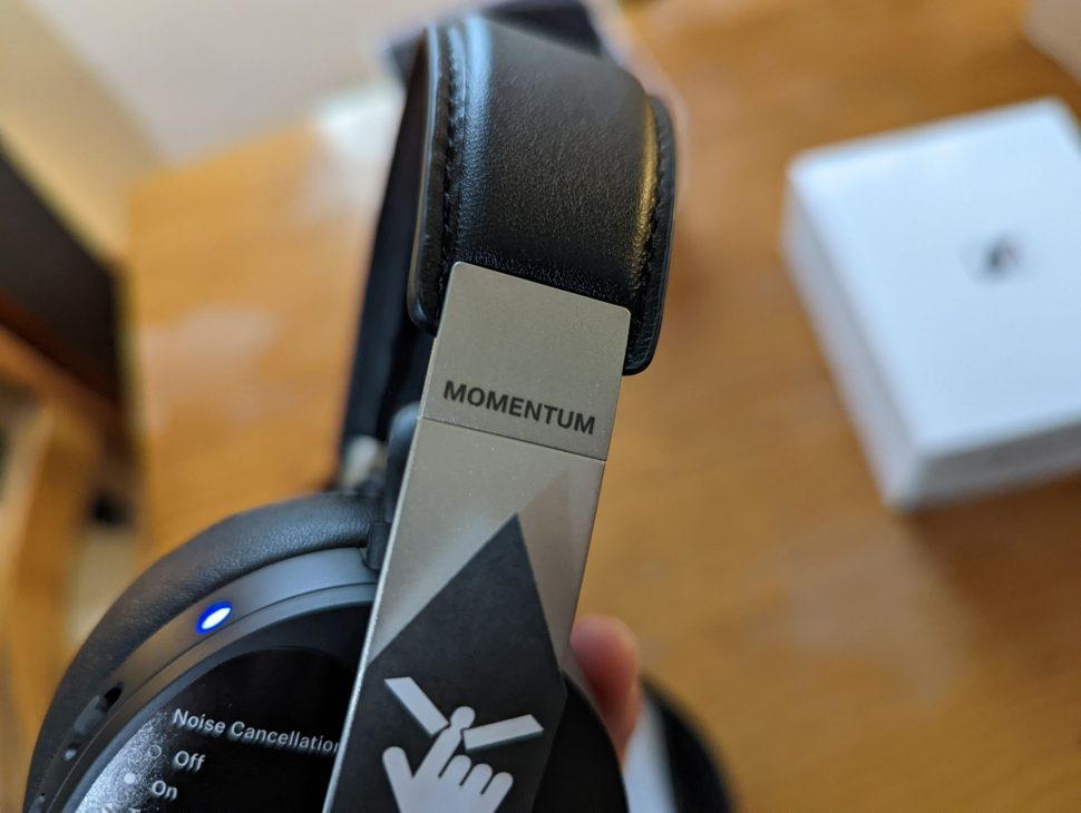 Sennheiser Momentum 3 Wireless Unboxing 12