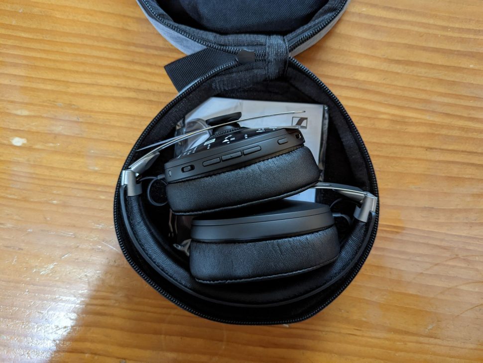 Sennheiser Momentum 3 Wireless Unboxing 6