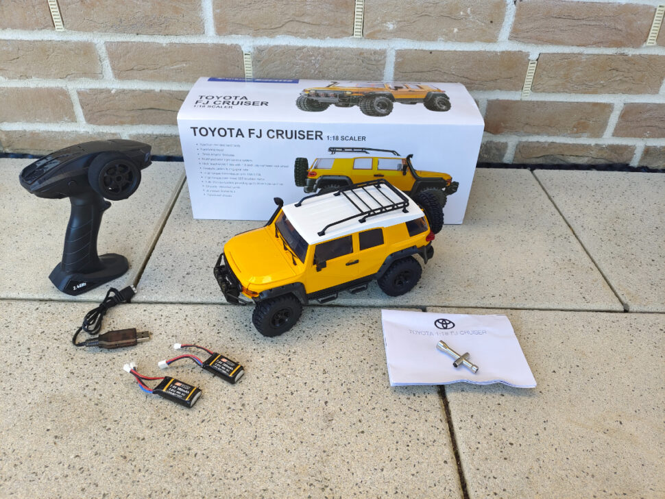 Eachine Toyota Crawler 01