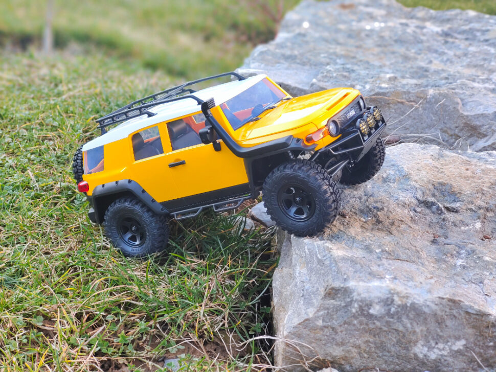 Eachine Toyota Crawler 17