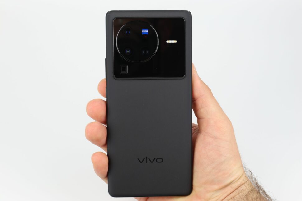 Vivo X80 Pro Rueckseite Hand