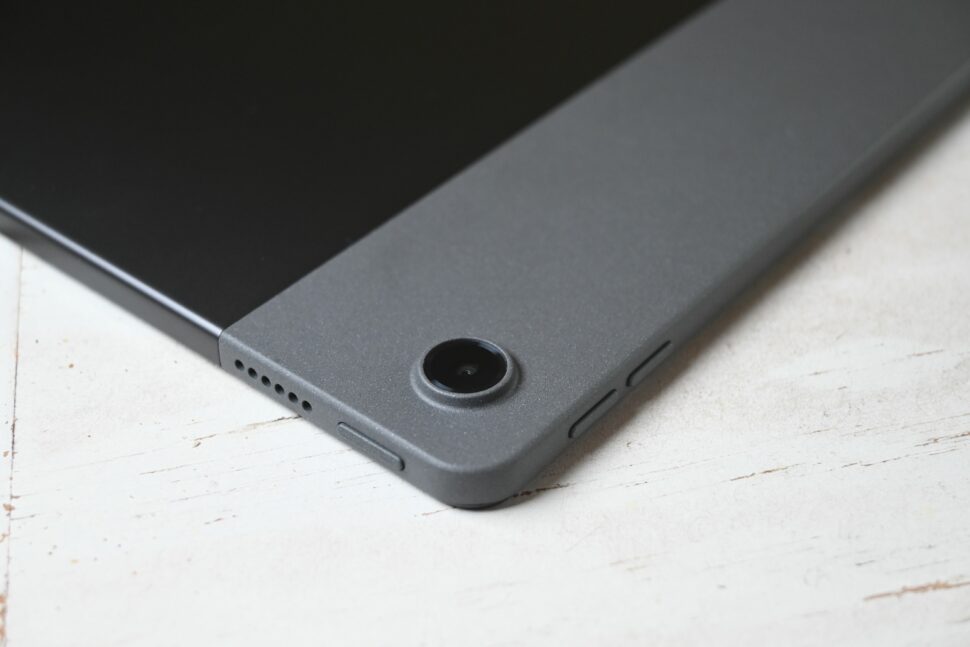 Lenovo Xiaoxin Pad 2022 camera back 3