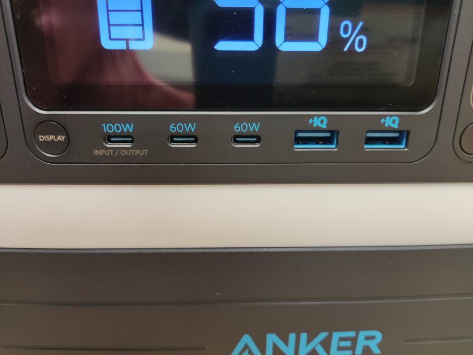 Anker Powerhouse 555 Anschluesse2