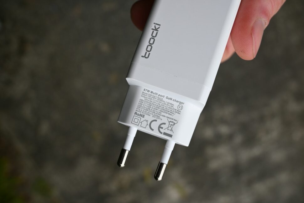 Toocki 67 Watt Charger Review 3