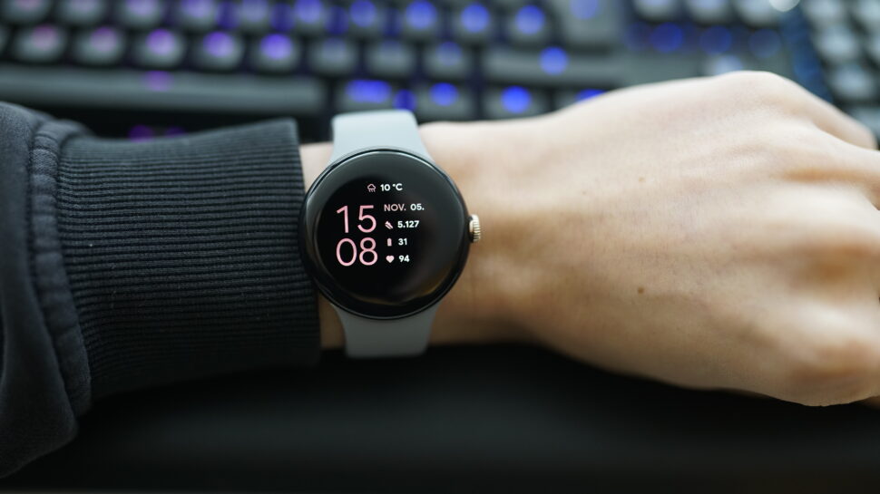 Google Pixel Watch Fitbit 7