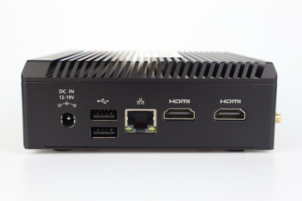 Minix Z100 0dB Mini PC Anschluesse 2