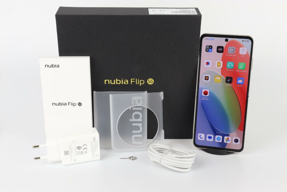 Nubia Flip Lieferumfang