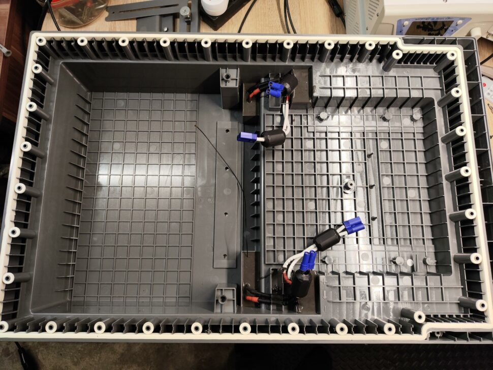 Zendure AIO 2400 teardown1