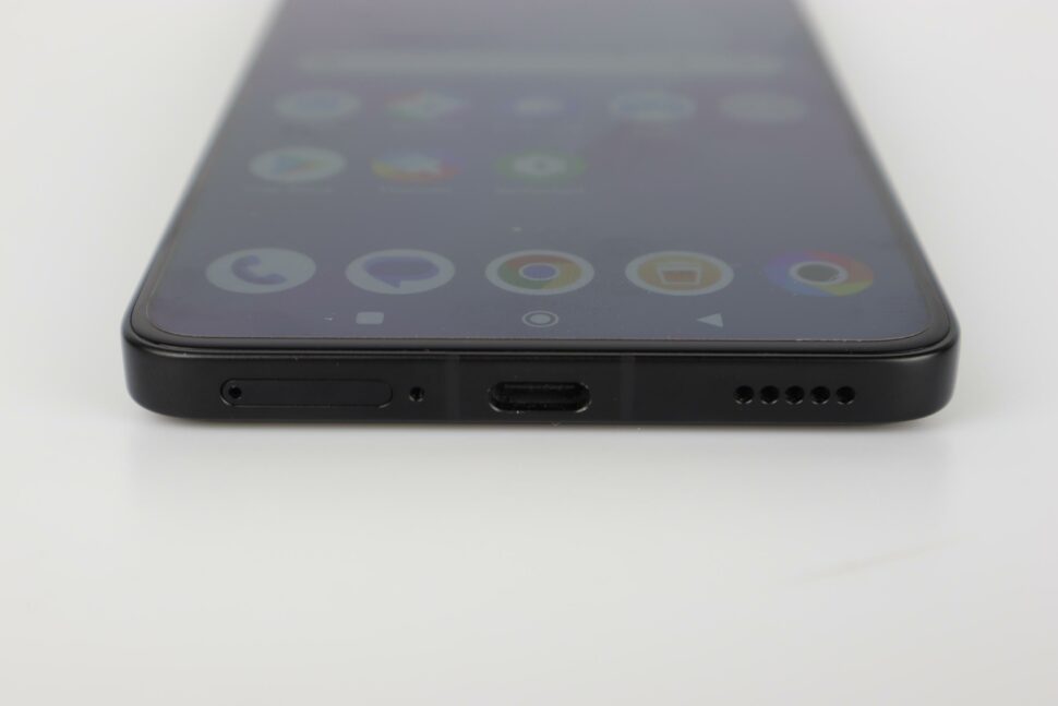 Poco F6 Pro Design Verarbeitung Button Anschluesse 3