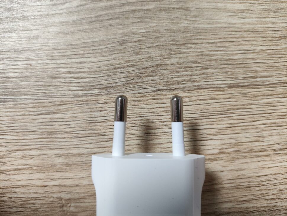 Xiaomi 65W GaN Ladegeraet schiefe Stecker 1