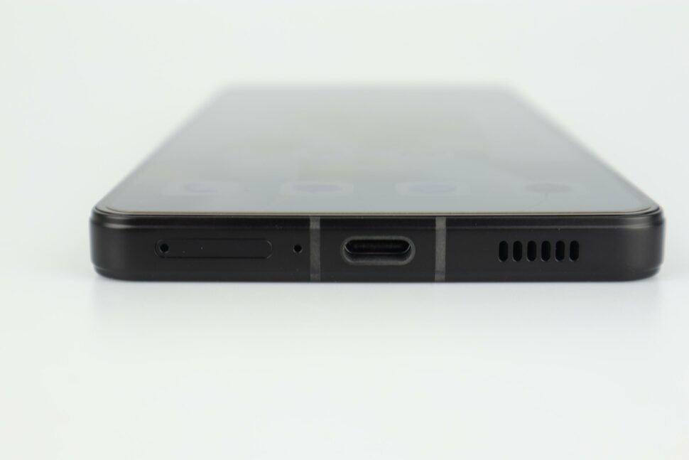 Nubia Z60S Pro Buttons Anschluesse Design 5