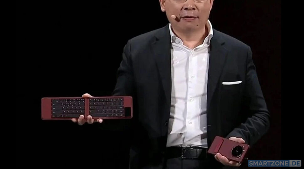 Huawei Mate XT mit faltbarer Tastatur