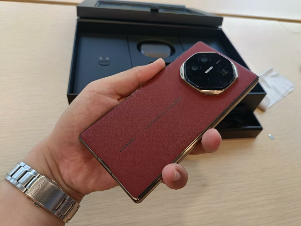 Huawei Mate XT extrem duenn 3