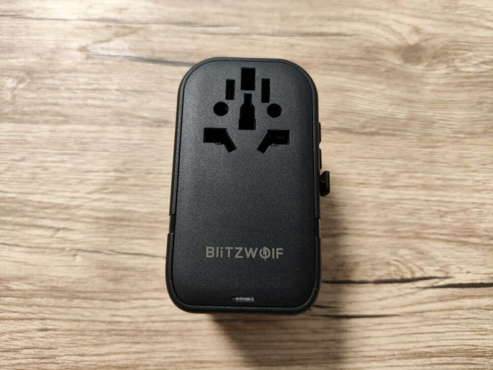 Blitzwolf Reisedapter Design und Verarbeitung 2