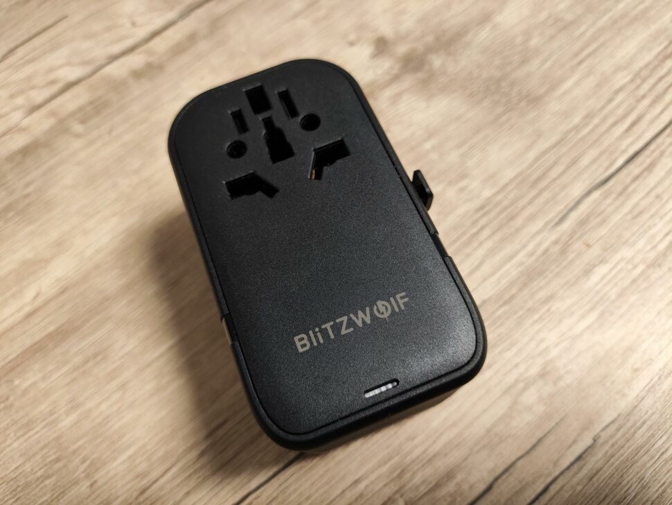 Blitzwolf Reisedapter Design und Verarbeitung 6